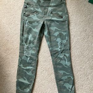 Green Camo Jeans, Size 4. Rock & Republic- Denim Rx